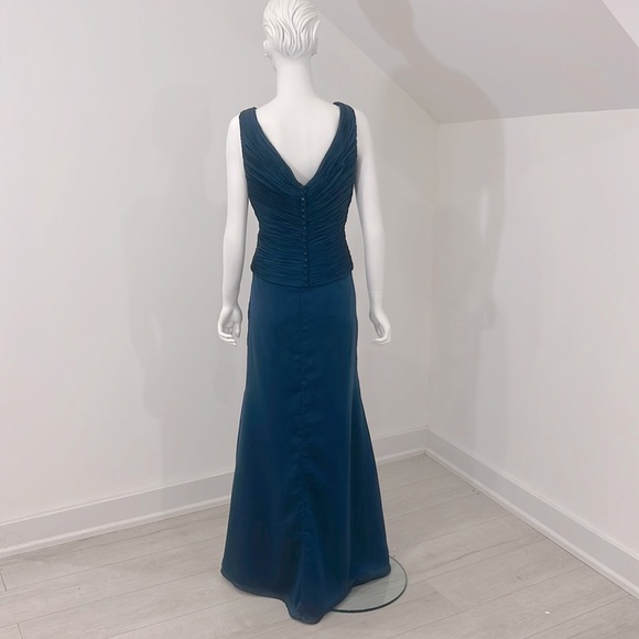 Bella Bridesmaid size tag size 16, street 10  teal iridescent chiffon- 3 pieces - Picture 3 of 9